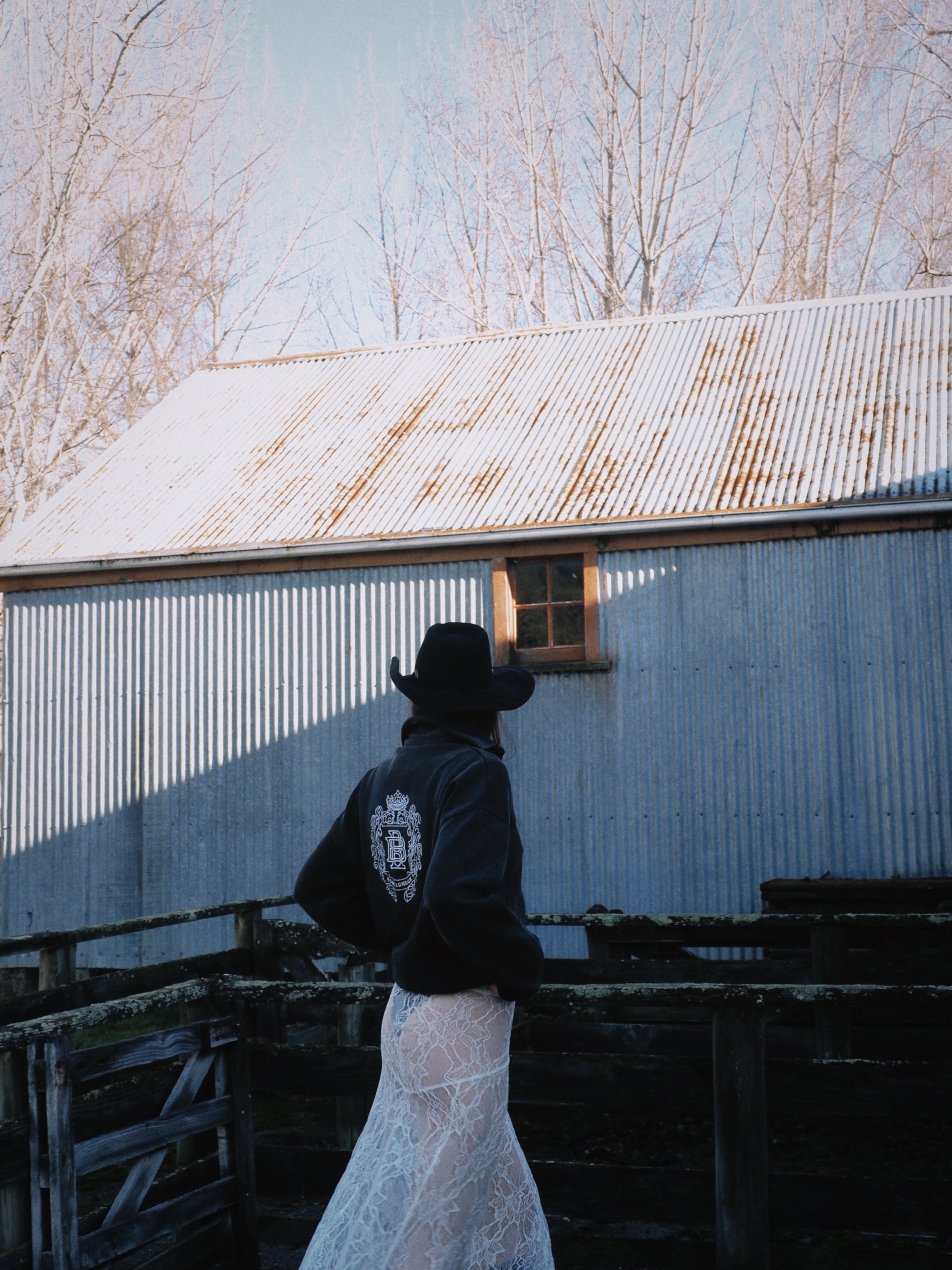 WASHED MONOGRAM HALF BUTTON